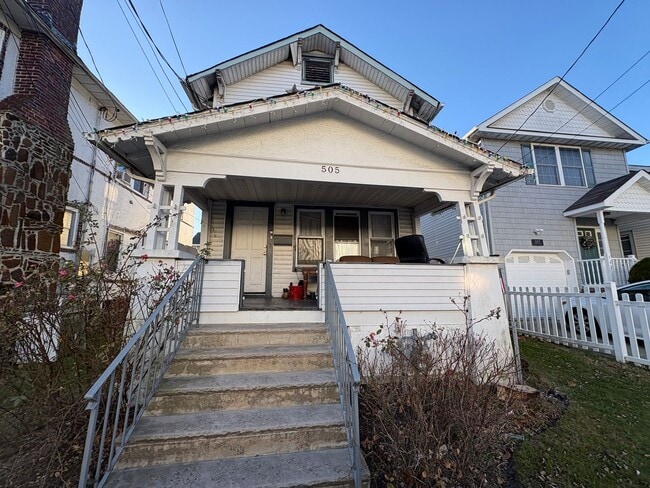 Building Photo - Fantastic 4 Bedroom Single Family House for Rent in Asbury Park!
