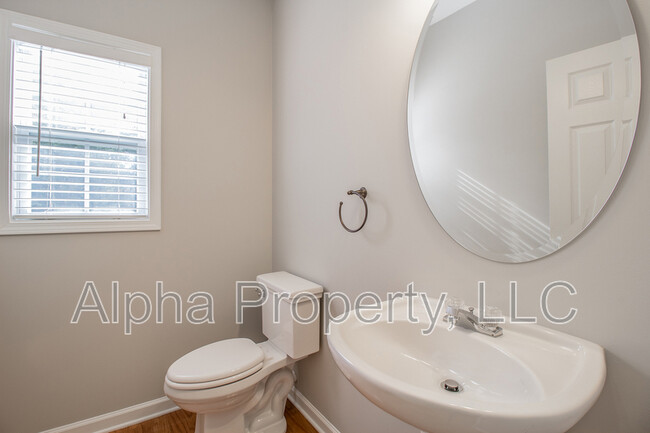 Building Photo - 515 Adeline Ct