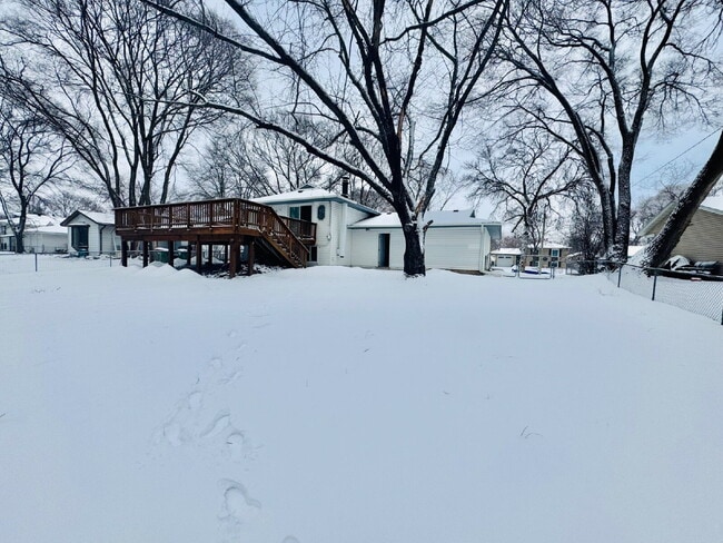 Building Photo - Single Family Home with 4-Bedrooms and 2 bathrooms in Coon Rapids