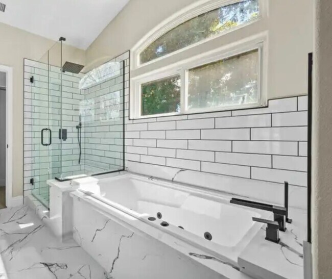 Building Photo - Single Family Home