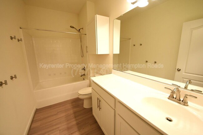 Building Photo - 126 Peck Ln