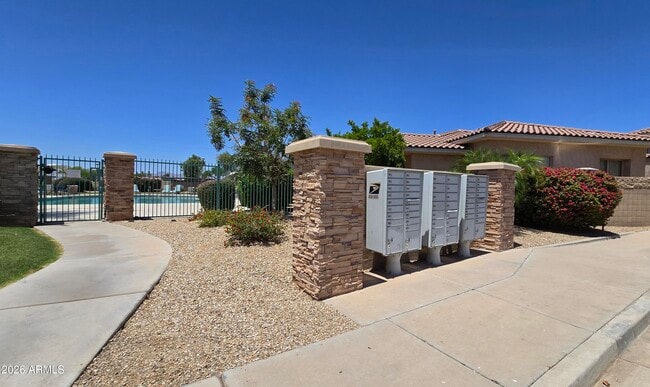 Building Photo - 13609 W Cypress St