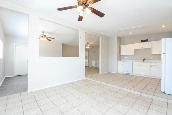 Building Photo - 7530 E Poinciana Dr