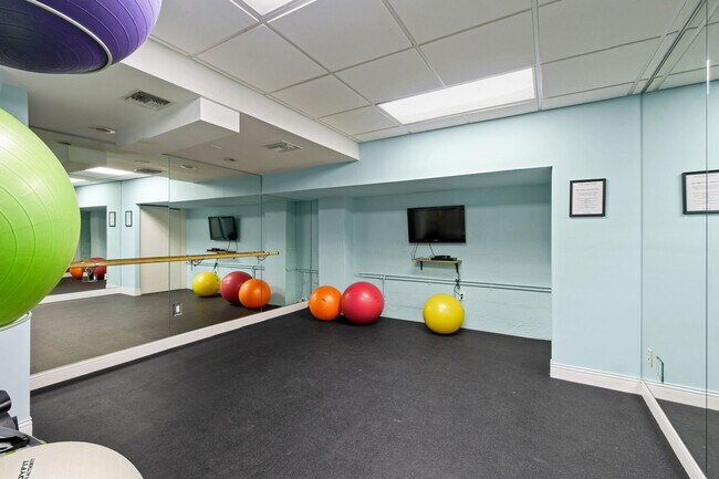 Building Photo - 2774 S Ocean Blvd