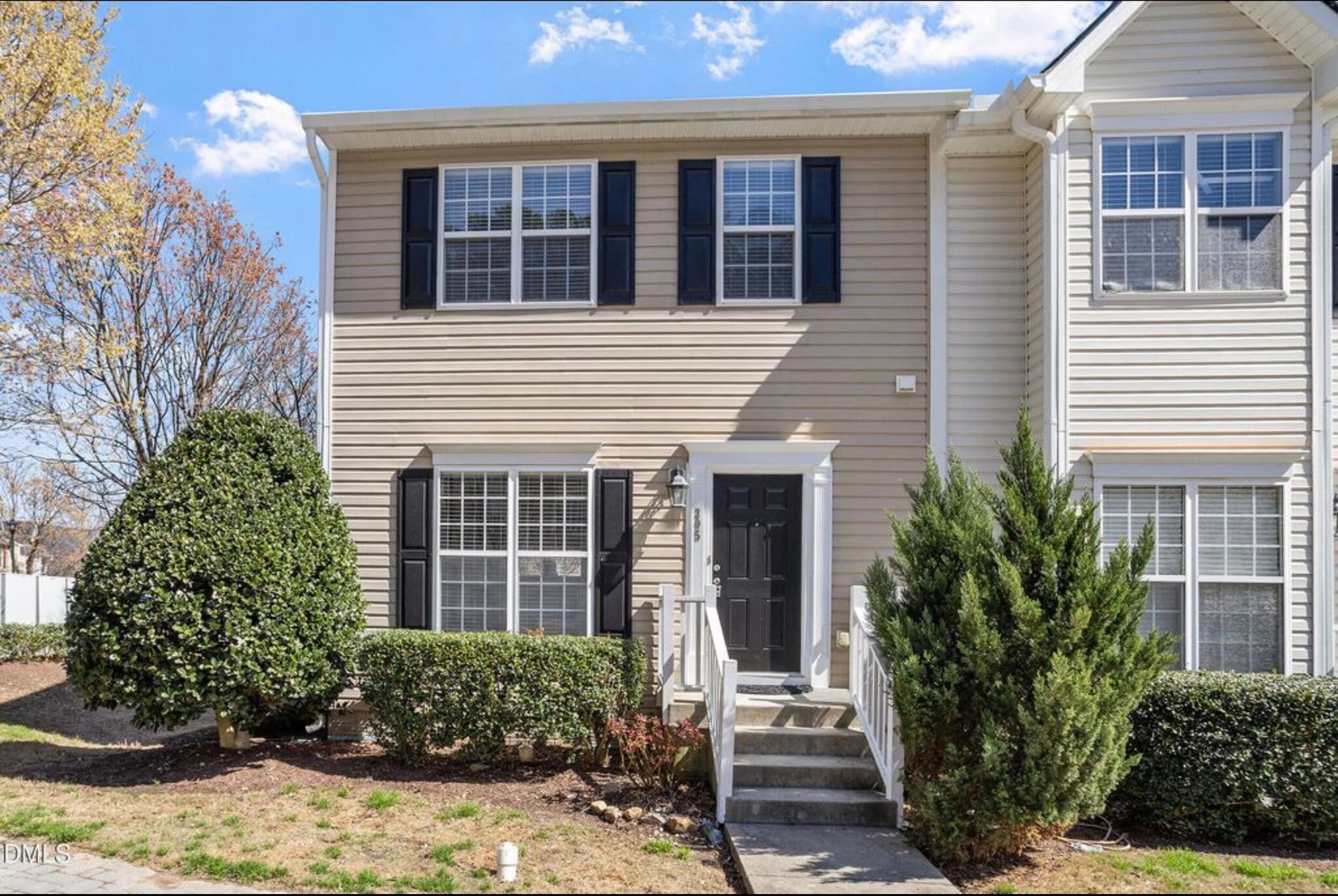 Building Photo - 305 Anterbury Dr