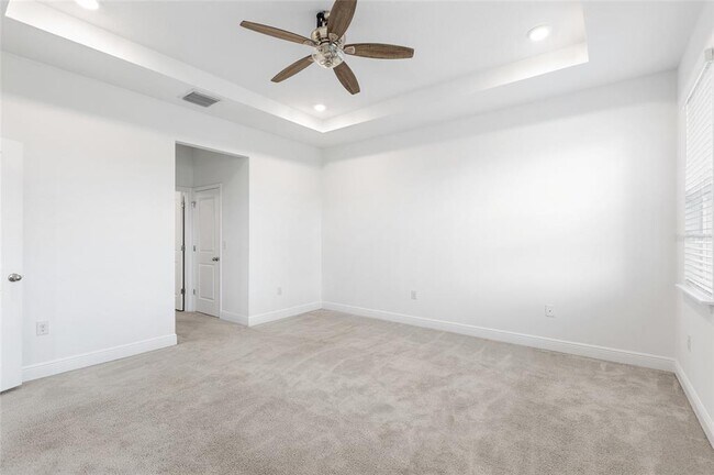 Building Photo - 33034 Sand Creek Dr