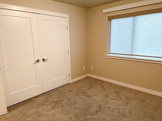 Building Photo - Available February 1st! Newer, Energy-Efficient 3 bdrm, 2.5 bath in Bellingham