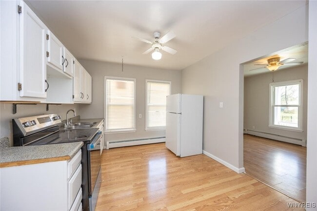 Building Photo - 1953 Falls St