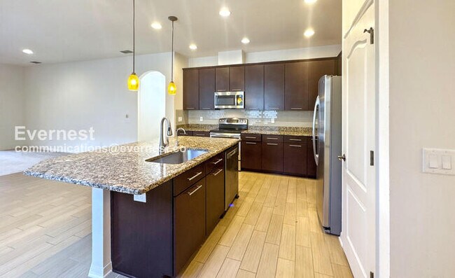 Building Photo - SPECIAL PROMOTION / Modern 4-Bedroom Home with Attached Garage / Pet-Friendly / Vouchers Accepted...