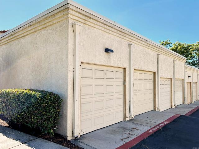 Building Photo - 750 Breeze Hill Rd
