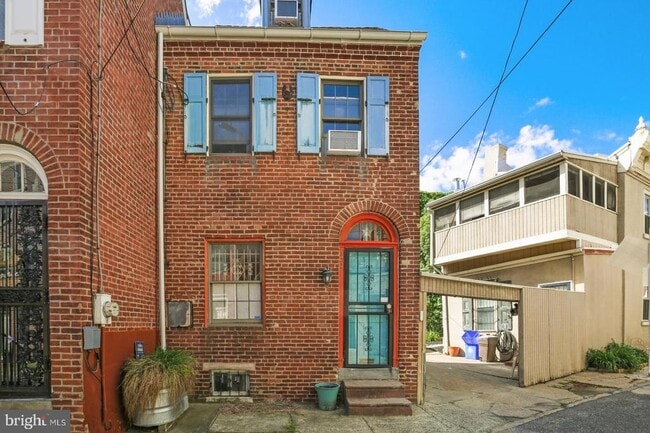 Building Photo - 332 St John Neumann Way