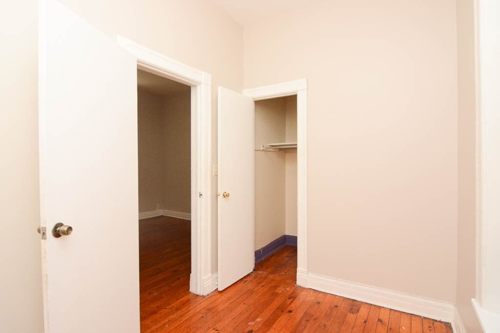 Building Photo - 1409 W Erie St