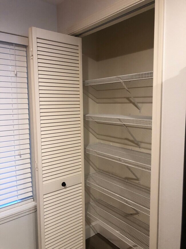 Pantry - 520 Lunalilo Home Rd