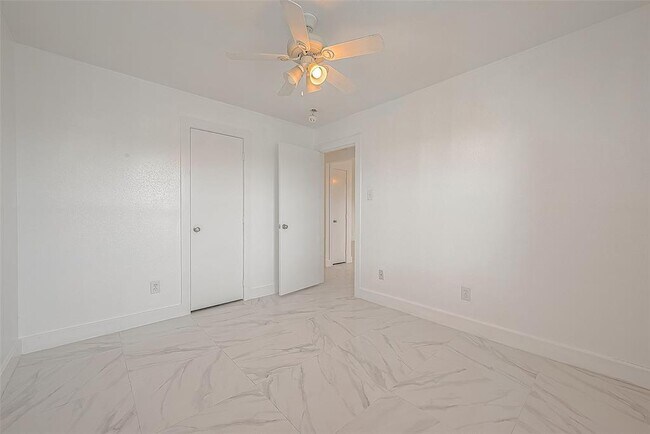 Building Photo - 20939 Young Meadows Way