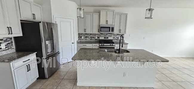 Building Photo - 710 Birch Hollow Dr