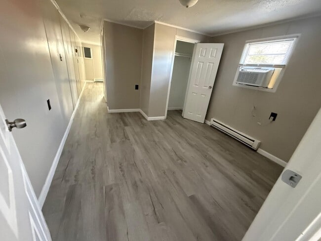 Building Photo - Cohen St.