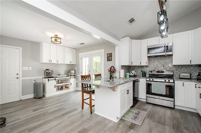 Building Photo - 238 Knob Hill Dr