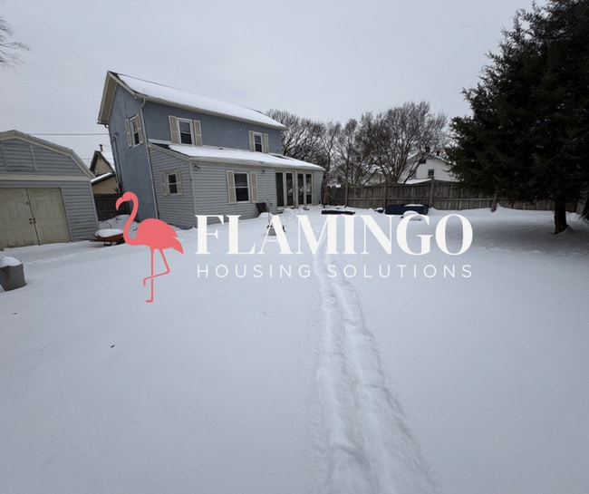 Building Photo - 214 W Main St