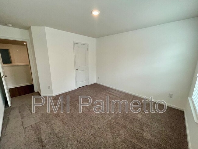 Building Photo - 341 Liliana Dr