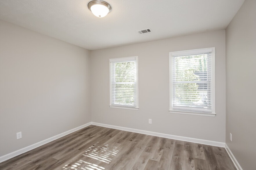 Building Photo - 1448 Christiana Dr