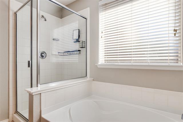 Building Photo - 12632 Summerwood Dr