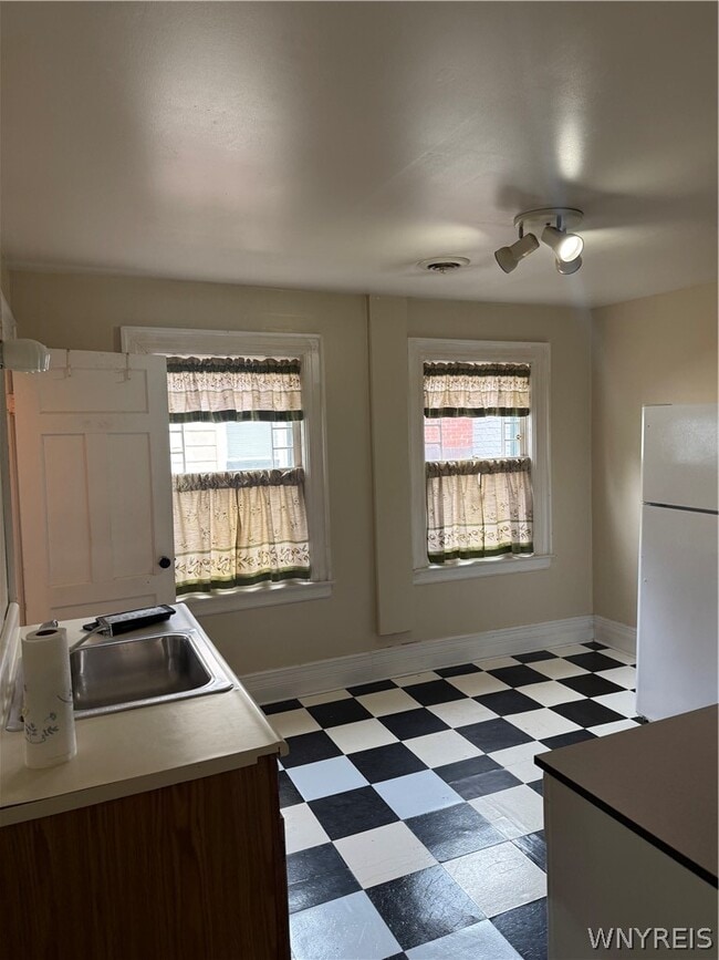 Building Photo - 344 Elmwood Ave