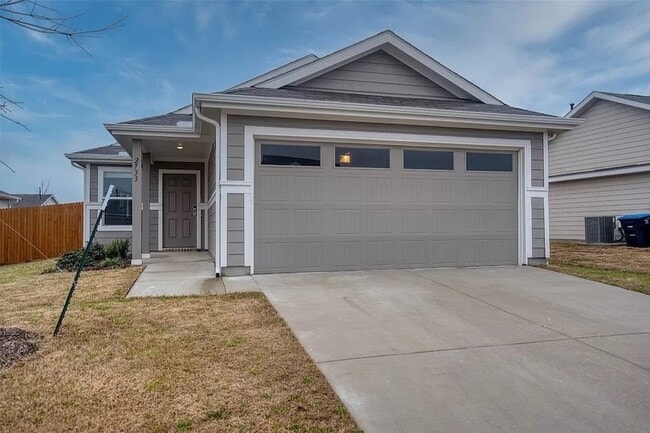 Primary Photo - 2733 Slatewood Dr