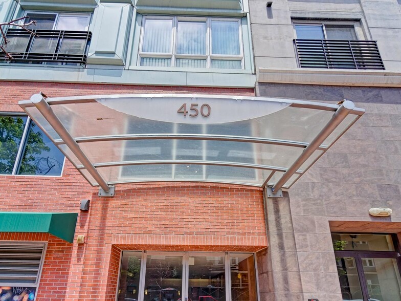 Building entrance - 450 J St