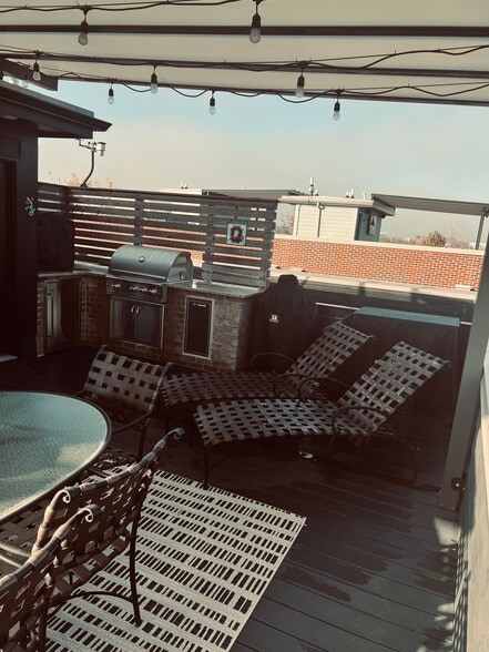 Building Photo - 1053 Harrison Park Pl