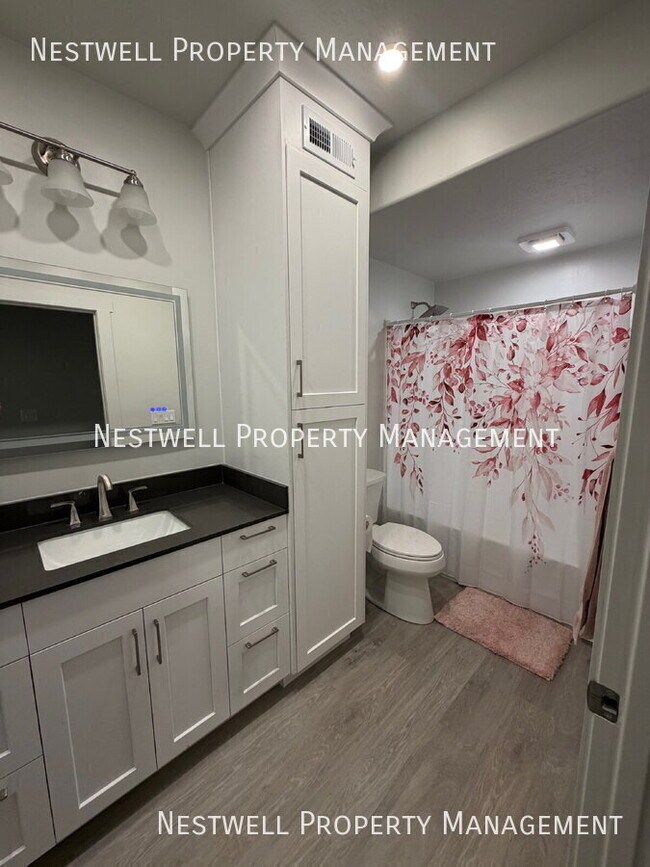 Building Photo - 3848 Safflower Dr