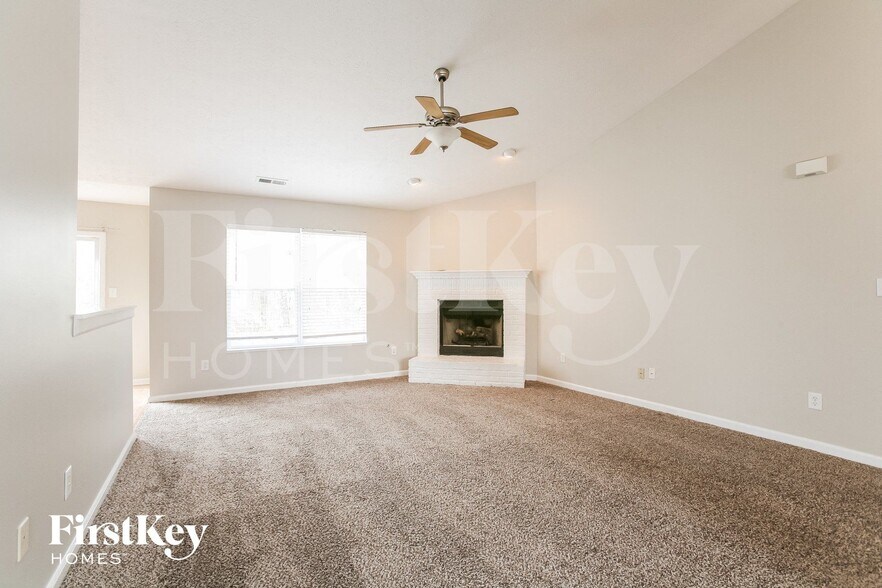 Building Photo - 7044 N Mesquite Ct