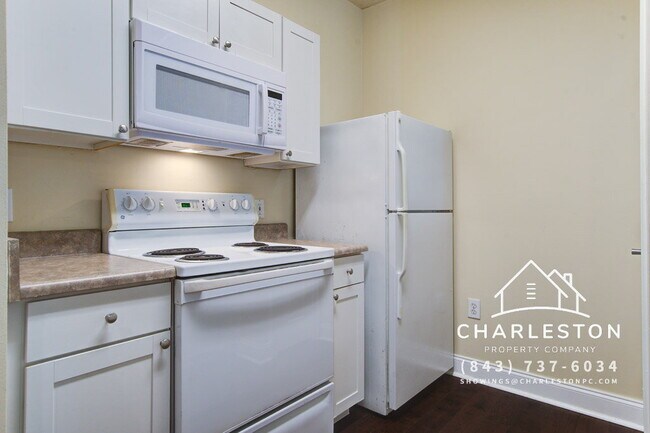 Building Photo - 1300 Park W Blvd