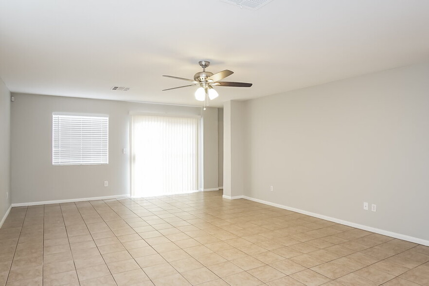 Building Photo - 881 Adobe Flat Dr