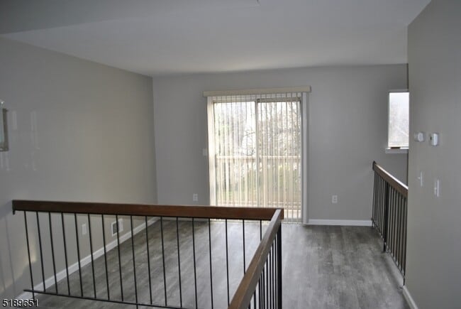 Building Photo - 910 Reed Ct