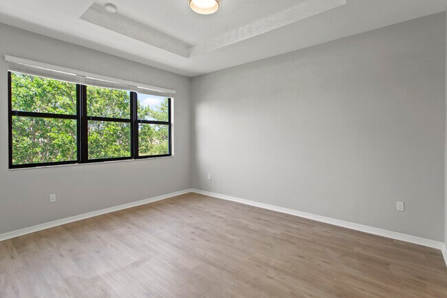 Building Photo - 635 NE 191st Terrace