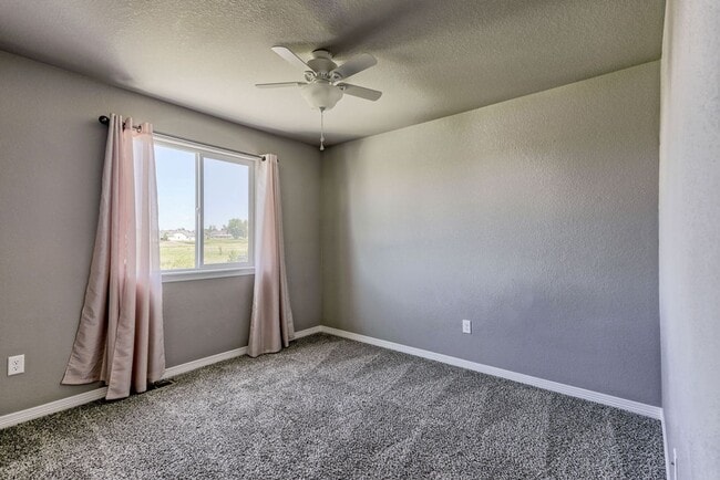 Building Photo - 1748 Ruddlesway Dr