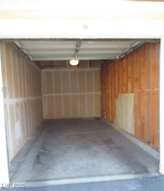 Building Photo - 833 Aspen Peak Loop