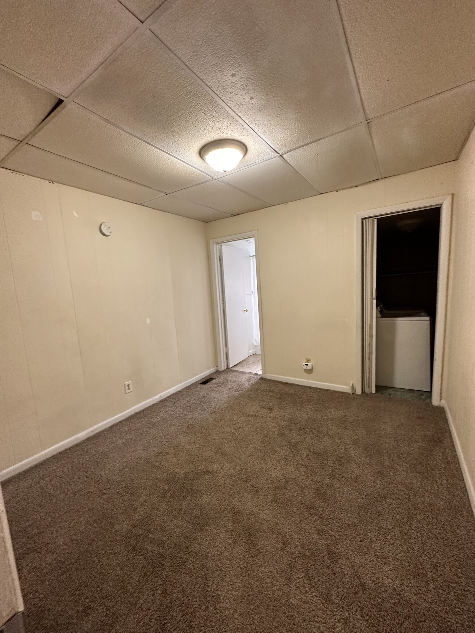 Bonus Room(2) - 1302 Sabraton Ave