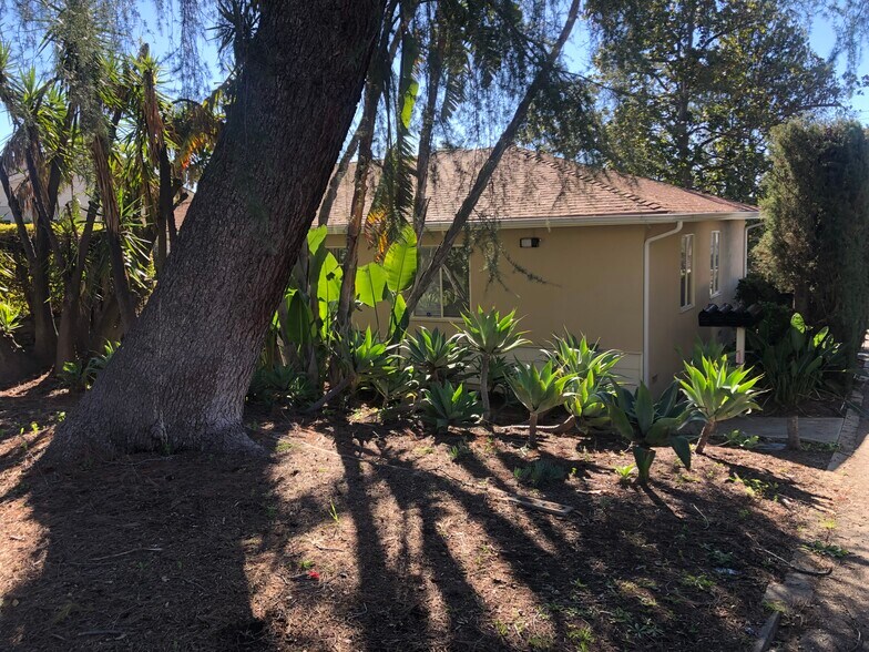 street view - 792 Alameda St