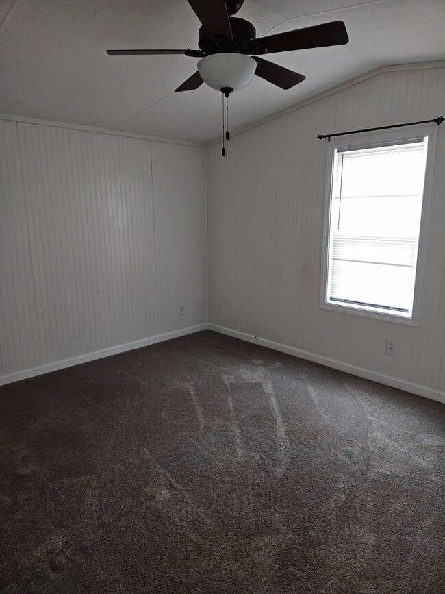 Guest bed 2 - 152 Ashley Ln