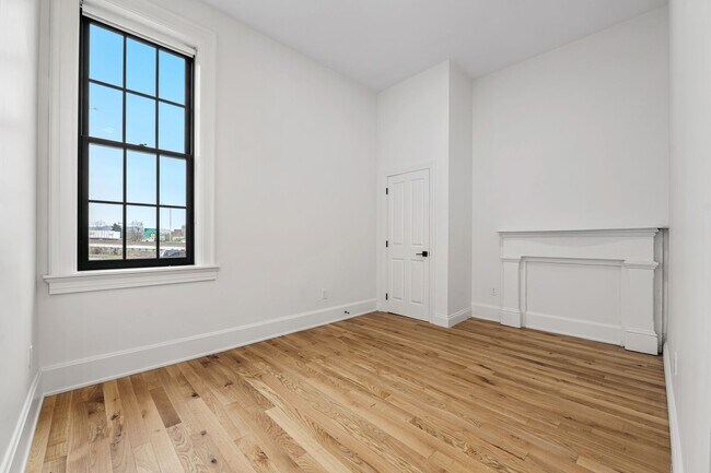 Building Photo - 1121 Dayton St