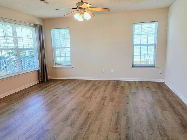 Building Photo - 4913 Lighthouse Ct