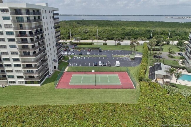 Building Photo - 10044 S Ocean Dr