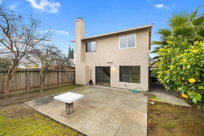 Building Photo - 995 Matthew Ct