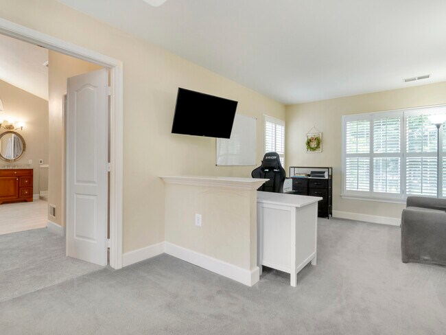 Building Photo - 21324 Comus Ct