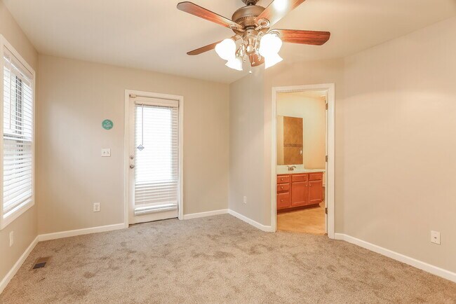 Building Photo - 110 Spring Glade Cir