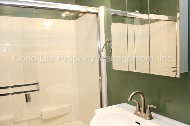 Building Photo - 5404 Balboa Arms Dr