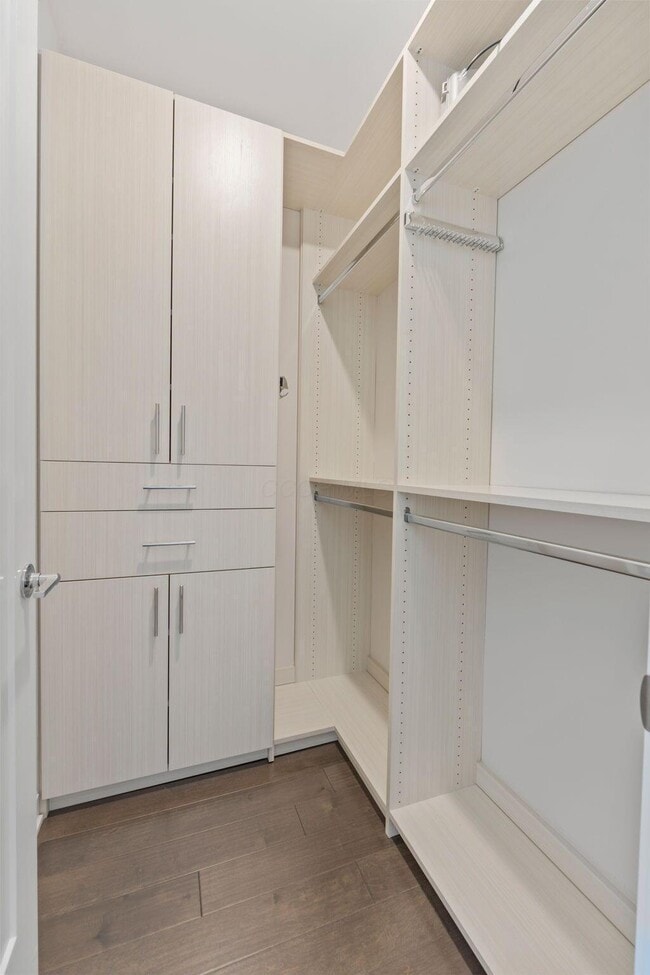 Building Photo - 801 N 6th St