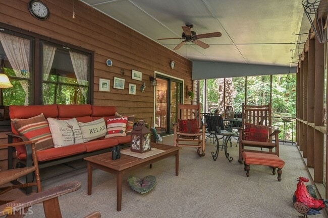 Building Photo - Spacious 3-Bedroom Home on Private Lot in ...
