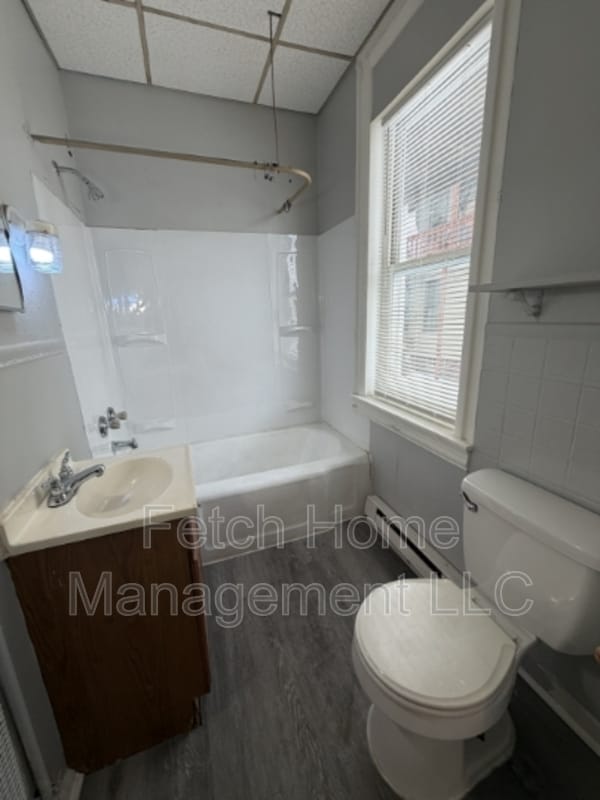 Building Photo - 569 W Philadelphia St